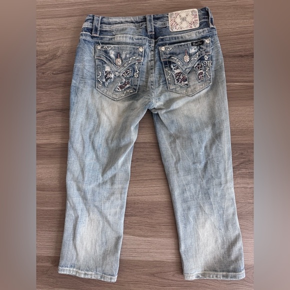 MISS ME MID-RISE CROP DENIM JEANS BLING RHINESTONE WOMENS SIZE 28 - Picture 1 of 11